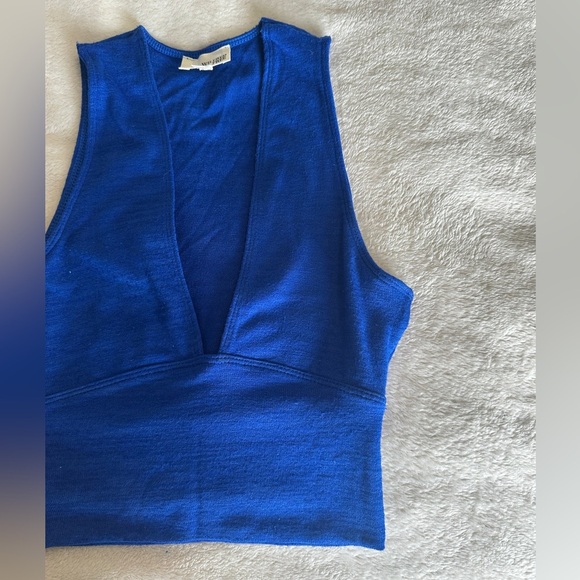 Aritzia Wilfred Free Women’s Valeria Plunge Neck Tank Top Electric Blue Size XXS - Picture 5 of 7